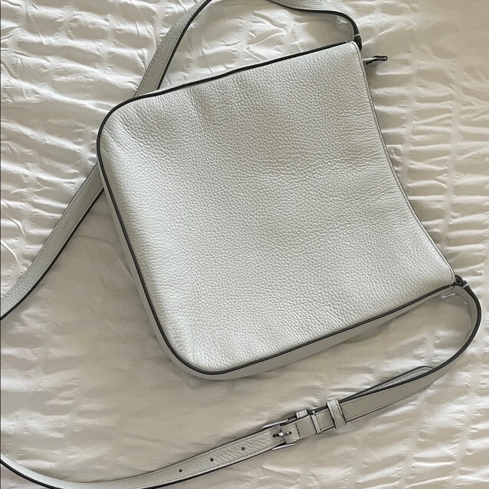 Kate Spade Purse - Picture 6 of 6